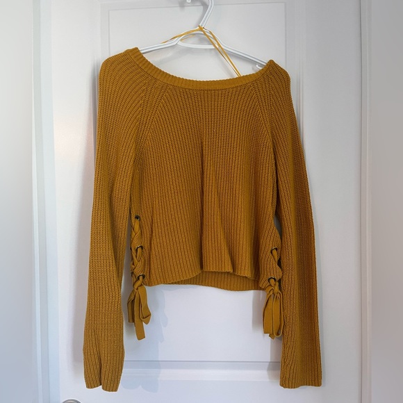 Mustard yellow sweater - Picture 1 of 1